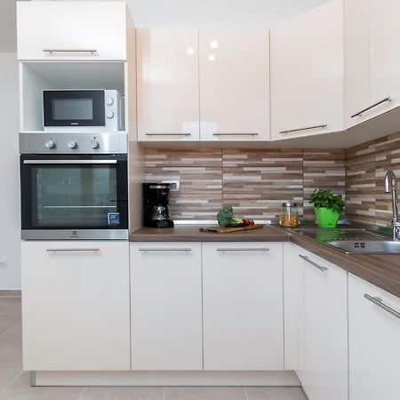 מדולין Apartment Rubina With Secure Parking מראה חיצוני תמונה