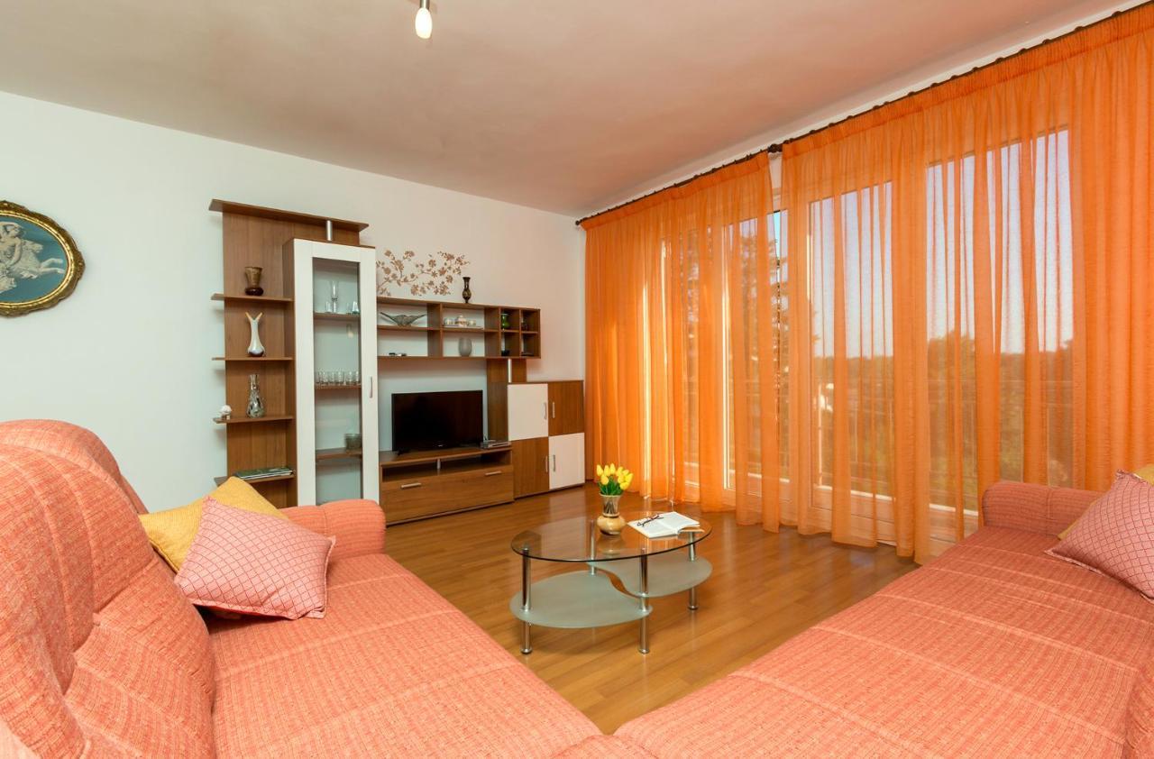 מדולין Apartment Rubina With Secure Parking מראה חיצוני תמונה